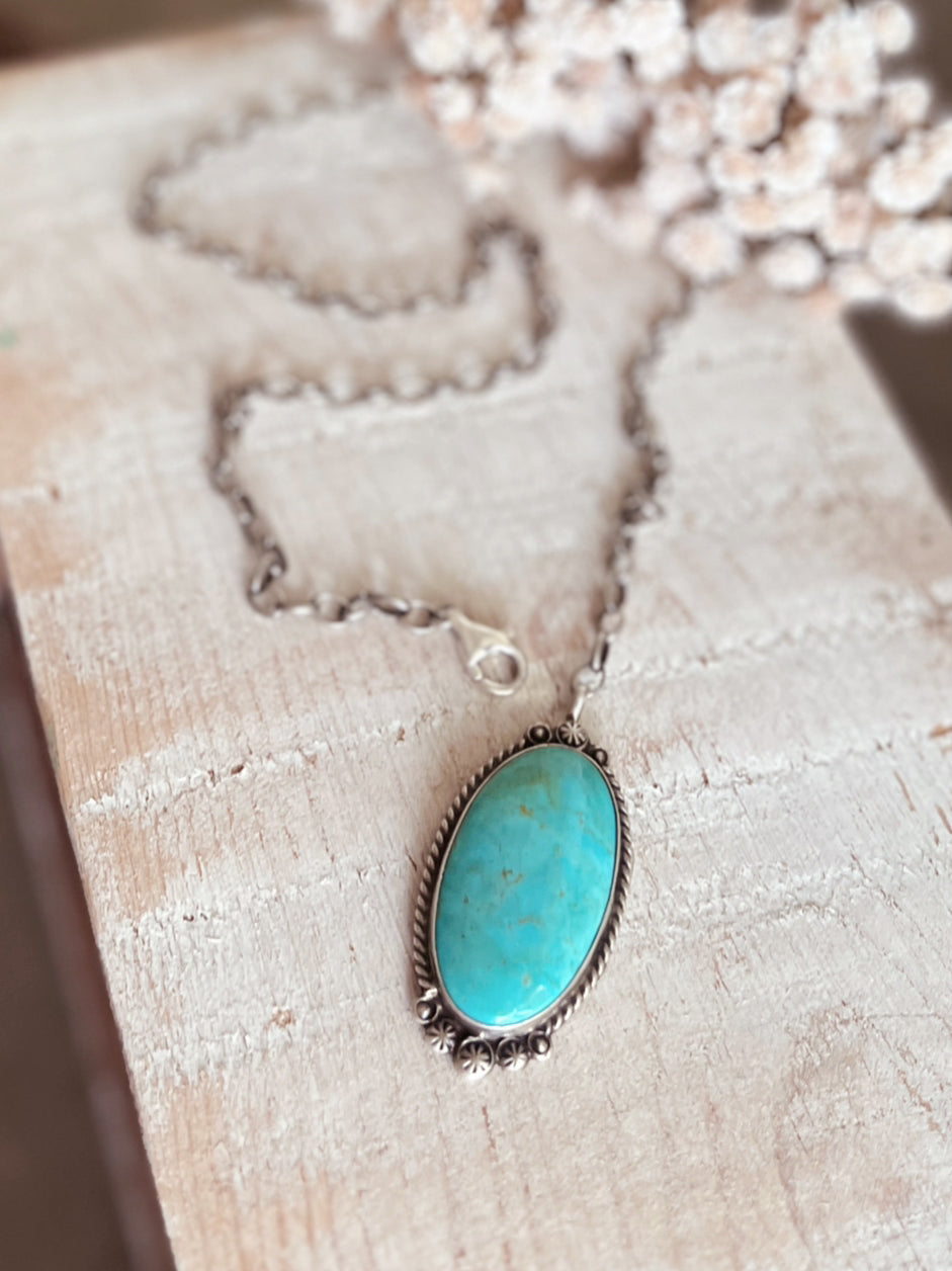 Toggle With Me Turquoise Necklace | gussieduponline