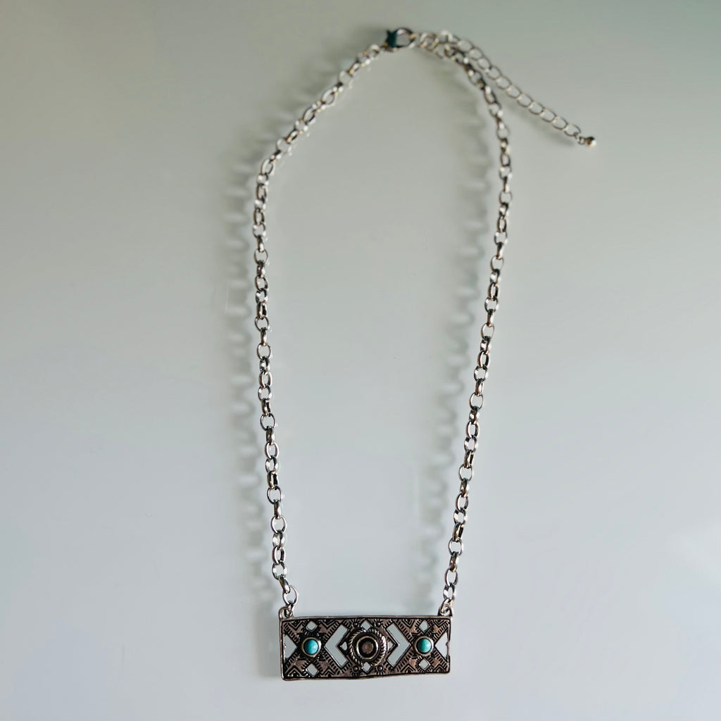 Stuck In The Middle Necklace | gussieduponline